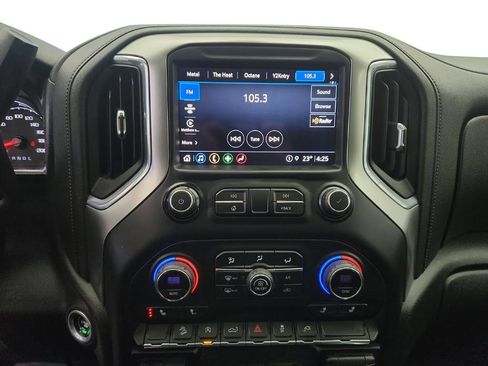 Used 2021 Chevrolet Silverado 1500 RST image 17