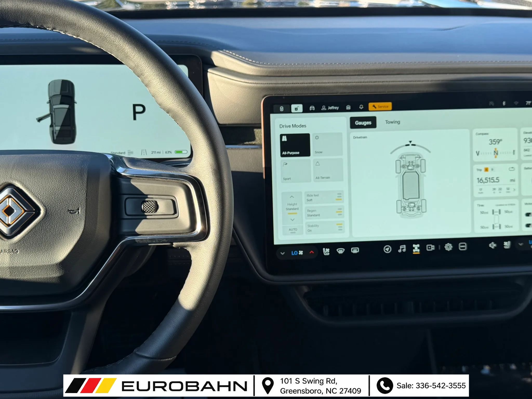 Used 2025 Rivian R1S Adventure Dual AWD/4WD image 11