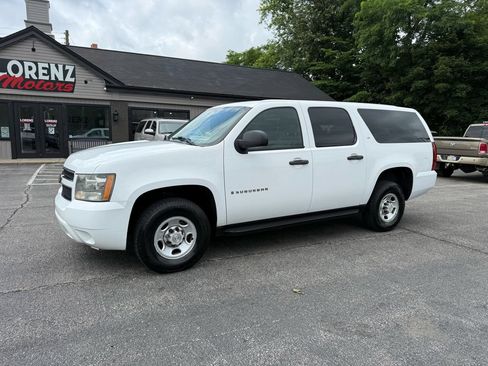 Used 2007 Chevrolet Suburban 2500 w/ Skid Plate Package AWD/4WD image 1