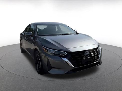 Used 2025 Nissan Sentra SV FWD image 3
