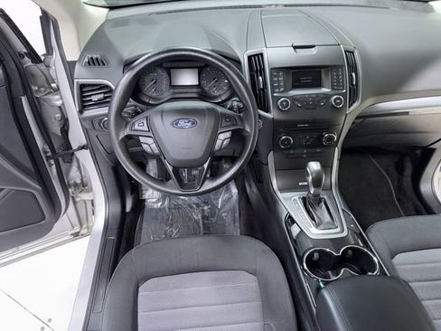 Used 2018 Ford Edge SE image 14