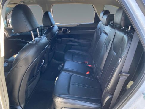 Used 2024 Kia Sorento S image 13