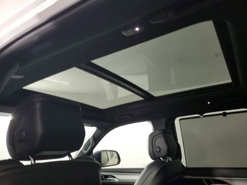 New 2026 Jeep Grand Wagoneer Limited AWD/4WD image 16