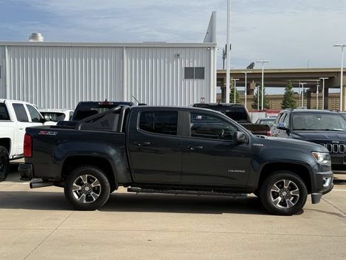 Used 2018 Chevrolet Colorado Z71 AWD/4WD image 3
