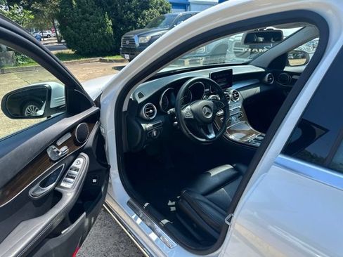 Used 2018 Mercedes-Benz C 300 4MATIC Sedan image 9