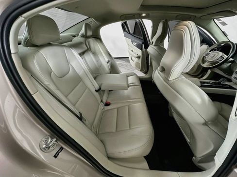 Used 2024 Volvo S60 B5 Plus FWD image 10