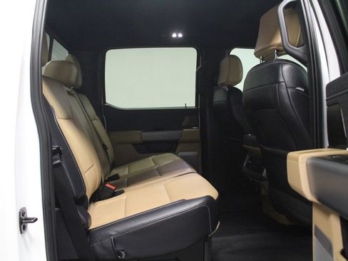 Used 2024 Ford F250 Lariat w/ Chrome Package image 15