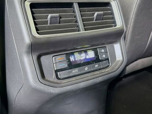 New 2025 Volkswagen Atlas SE image 25