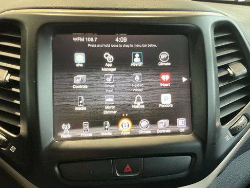 Used 2017 Jeep Cherokee Limited image 21