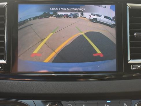 Used 2024 Chrysler Pacifica Touring-L FWD image 26