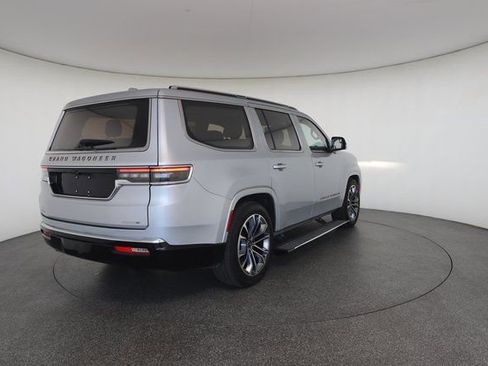 Used 2023 Jeep Grand Wagoneer Series III image 17