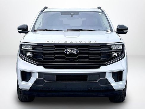 Used 2025 Ford Expedition Active AWD/4WD image 2