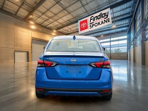 Used 2024 Nissan Versa SR FWD image 5