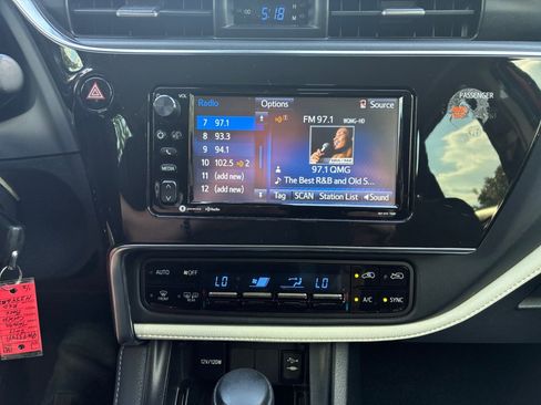 Used 2017 Toyota Corolla iM FWD image 21