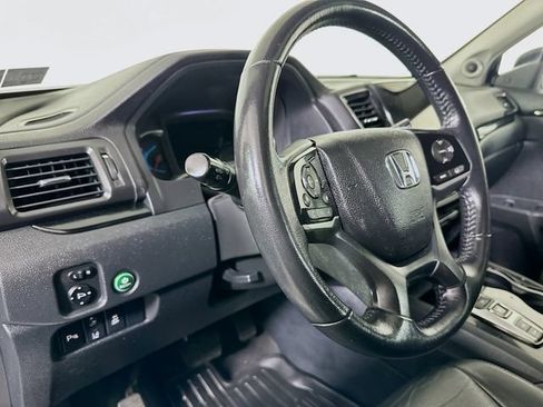 Used 2021 Honda Pilot Touring image 12