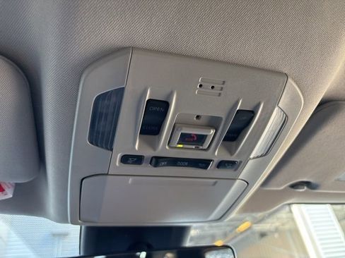 Used 2023 Toyota Highlander Limited image 20