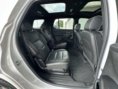 Certified 2023 Chevrolet Traverse Premier FWD image 28