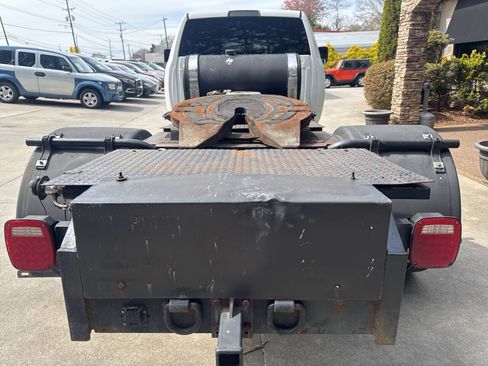 Used 2020 RAM 5500 Tradesman w/ Chrome Appearance Group AWD/4WD image 3