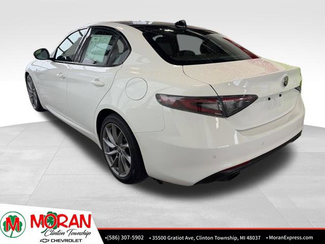 Used 2024 Alfa Romeo Giulia Ti RWD image 7