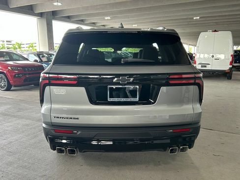 Used 2026 Chevrolet Traverse LT w/ Midnight/Sport Edition FWD image 4