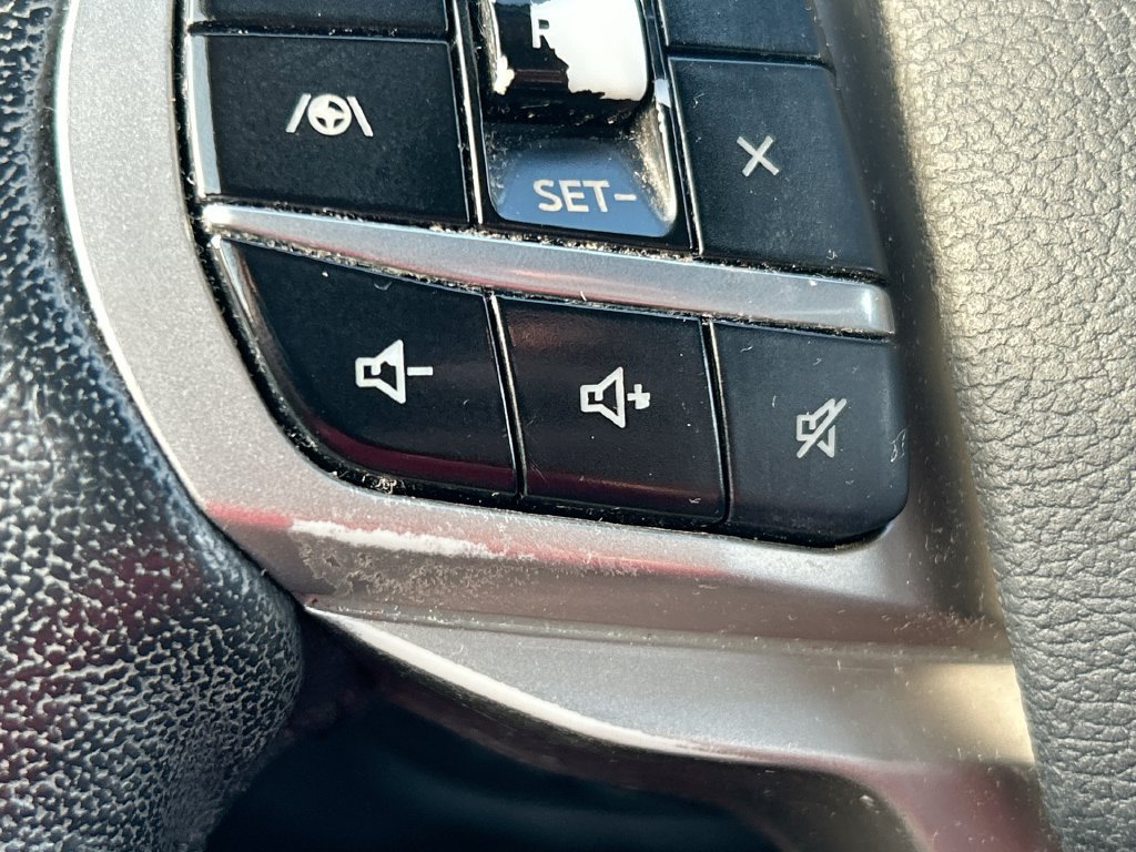 Used 2021 Ford Explorer XLT w/ Equipment Group 202A AWD/4WD image 15