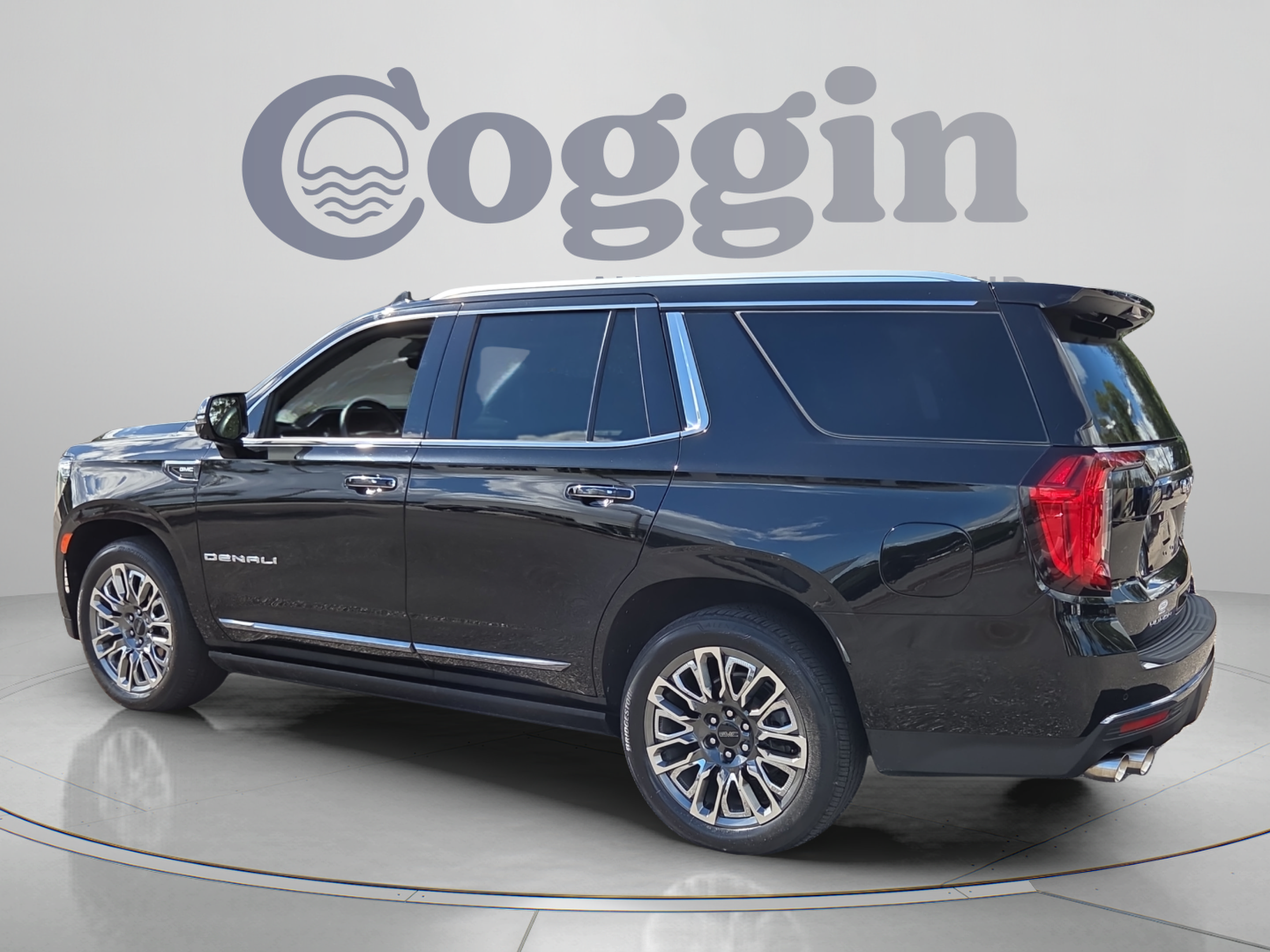 Certified 2023 GMC Yukon Denali Ultimate AWD/4WD image 3