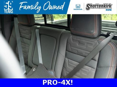 Used 2023 Nissan Frontier PRO-4X w/ Technology Package image 27