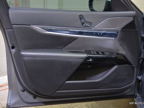 Used 2023 BMW i7 xDrive60 AWD/4WD image 9