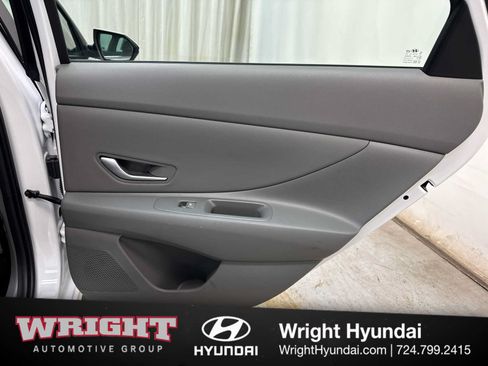 Used 2025 Hyundai Elantra SEL FWD image 15
