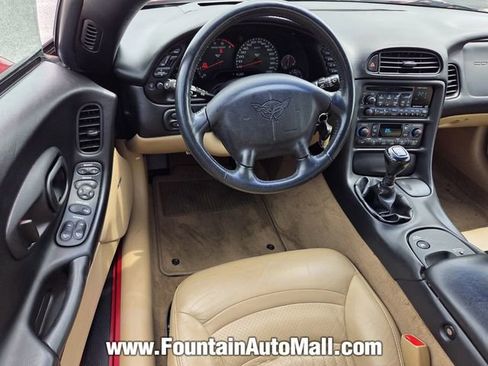 Used 2004 Chevrolet Corvette Coupe w/ Preferred Equipment Group RWD image 11