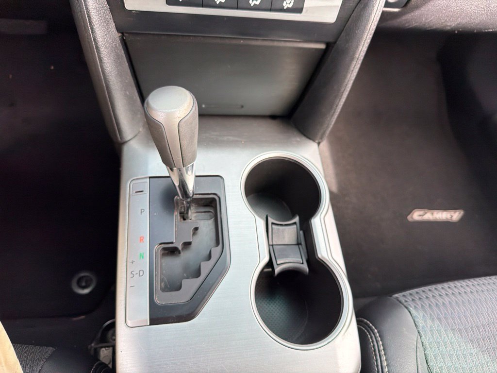 Used 2014 Toyota Camry SE FWD image 3