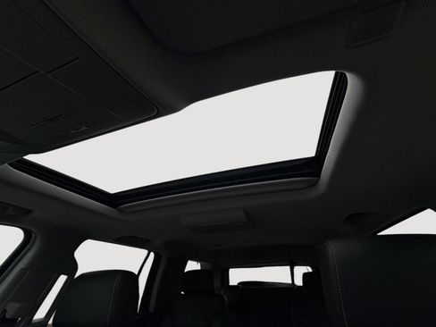 Used 2018 Chevrolet Tahoe Premier AWD/4WD image 20