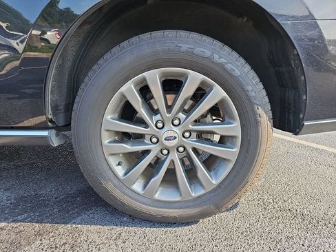 Used 2020 Ford Expedition Limited RWD image 9