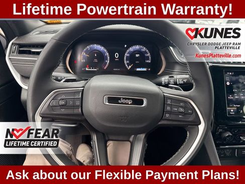 Used 2025 Jeep Grand Cherokee Altitude image 21