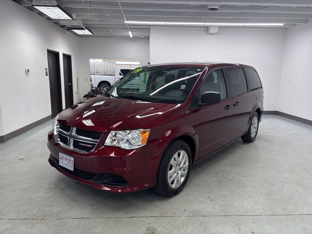 Used 2019 Dodge Grand Caravan SE w/ UConnect Hands-Free Group FWD image 3