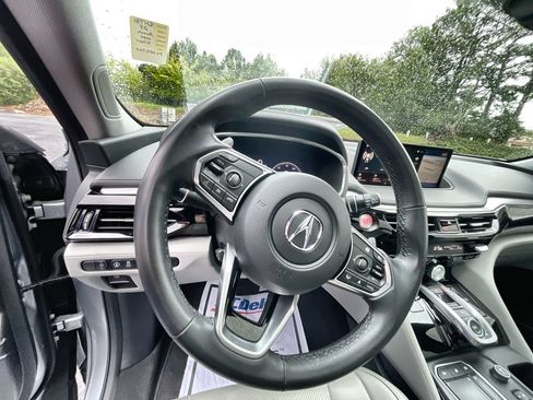 Used 2023 Acura MDX w/ Technology Package FWD image 11