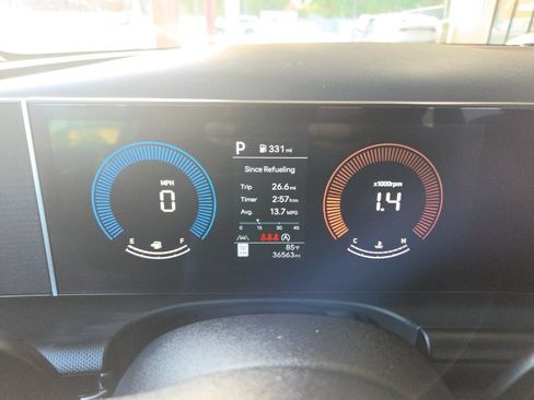 Used 2025 Hyundai Tucson SEL FWD image 2