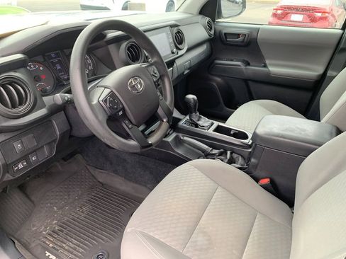 Used 2020 Toyota Tacoma SR AWD/4WD image 11