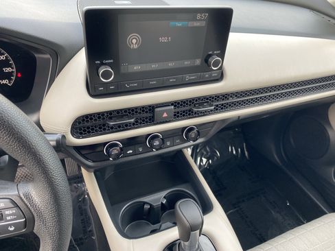 Certified 2025 Honda HR-V LX image 17