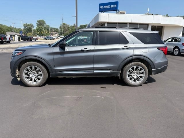 Used 2025 Ford Explorer Active w/ Active Comfort Package AWD/4WD image 2