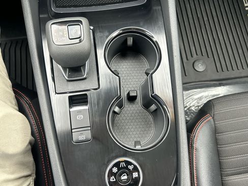 Used 2025 Nissan Rogue SV AWD/4WD image 18