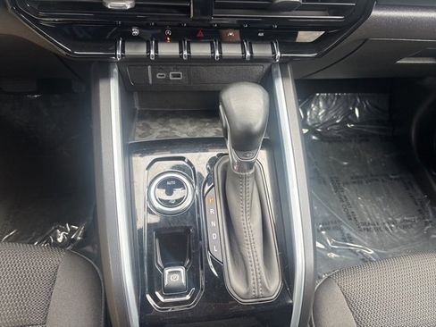 Used 2024 Chevrolet Colorado LT w/ LT Convenience Package image 25