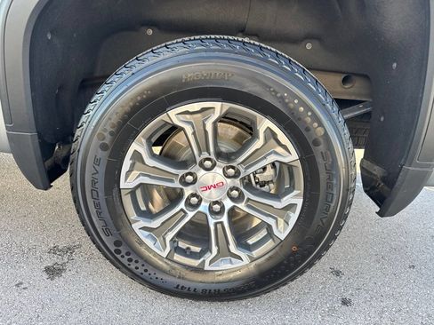 Used 2025 GMC Sierra 1500 SLT AWD/4WD image 23