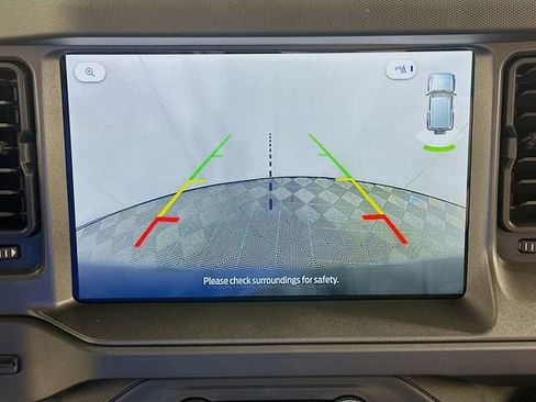 Used 2025 Ford Bronco Badlands image 16