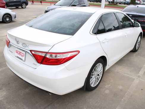 Used 2015 Toyota Camry XLE FWD image 10