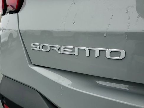 Used 2025 Kia Sorento S w/ Panoramic Sunroof Package image 31