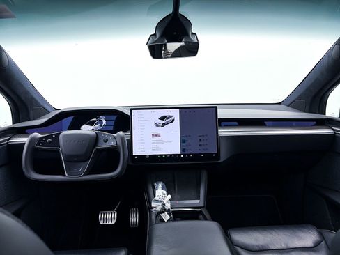 Used 2022 Tesla Model X Plaid image 26