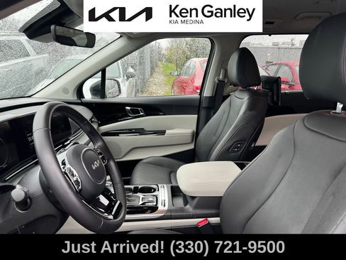 Certified 2024 Kia Carnival SX image 11