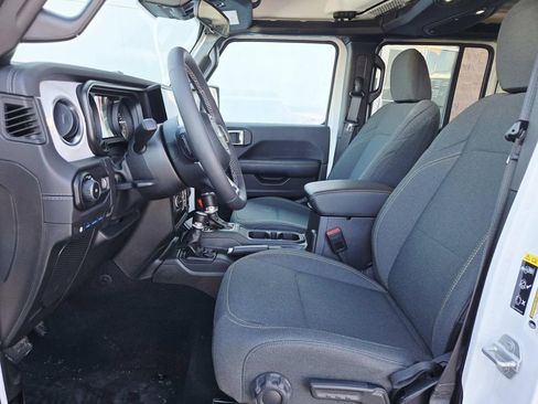 Used 2025 Jeep Wrangler Unlimited Sahara w/ Safety Group AWD/4WD image 11