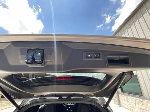 Used 2026 Subaru Outback Limited AWD/4WD image 16